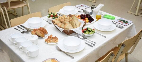 Столовая в воинской части Восточного военного округа, которую посетил Шавкат Мирзиёев - Sputnik Ўзбекистон