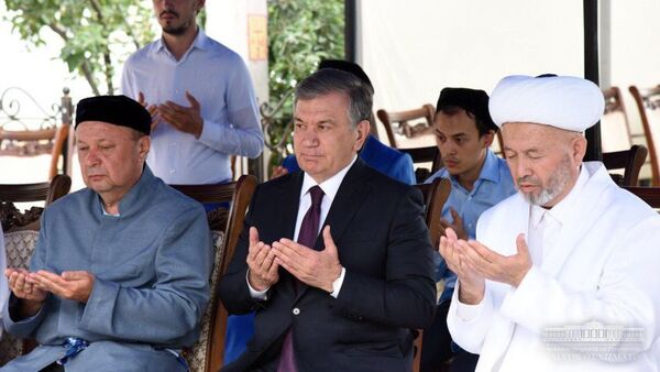 Президент Шавкат Мирзиёев 15 июня посетил дом покойного Анвара Турсунова. - Sputnik Узбекистан