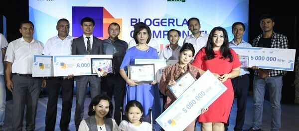 В Ташкенте наградили лучших блогеров республики. В Ташкенте наградили лучших блогеров республики. - Sputnik Ўзбекистон