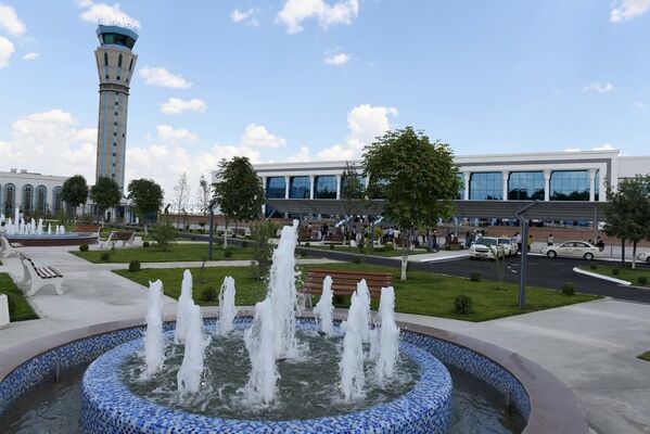 Новое здание терминала снаружи - Sputnik Узбекистан