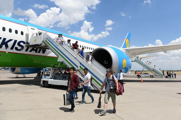 Терминал принял первых пассажиров, прилетевших рейсом Узбекских авиалиний из Сеула в Ташкент. - Sputnik Узбекистан