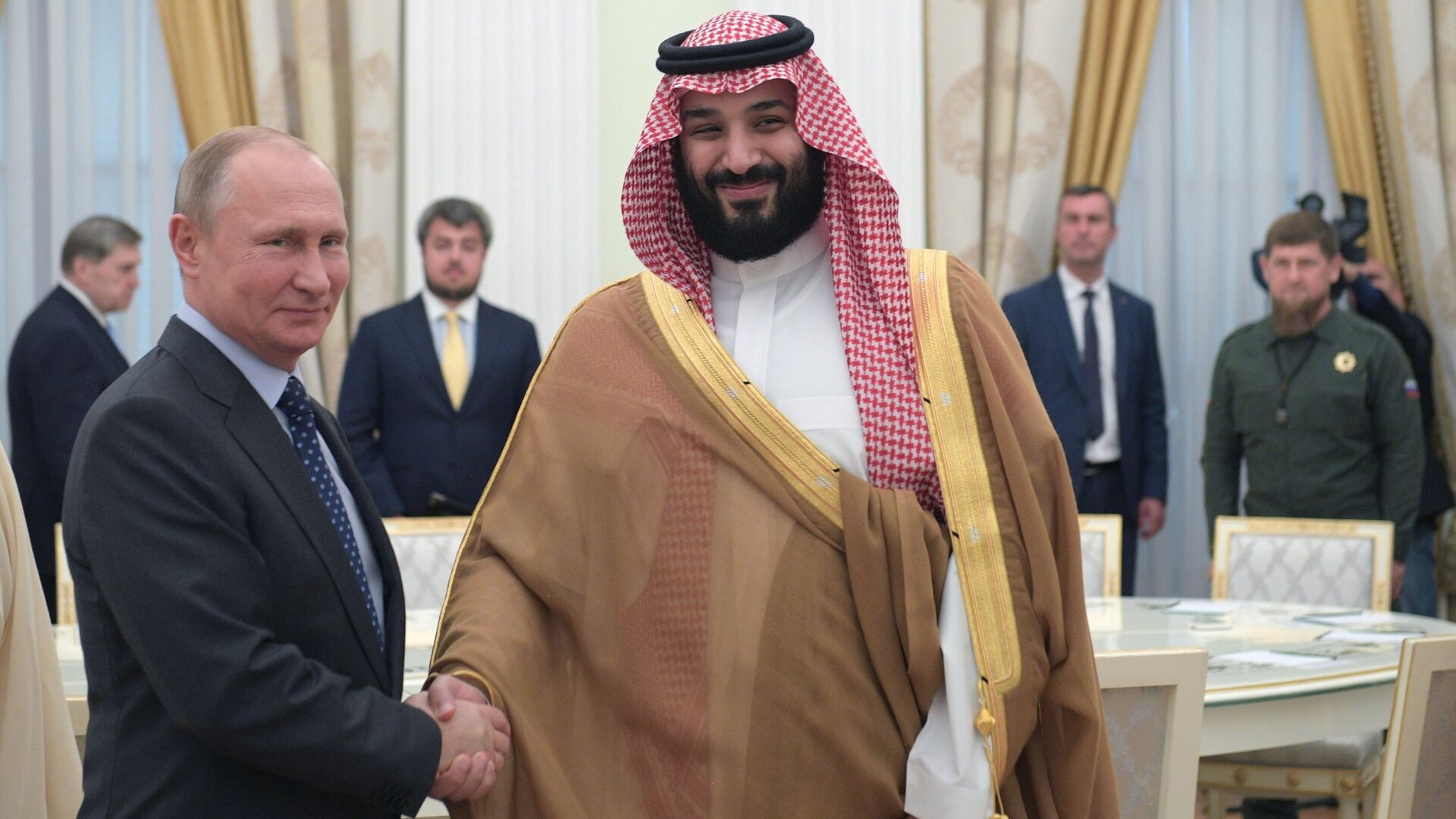Президент РФ В. Путин встретился с наследным принцем Саудовской Аравии М. ибн Салманом Аль Саудом - Sputnik Узбекистан, 1920, 09.05.2022
