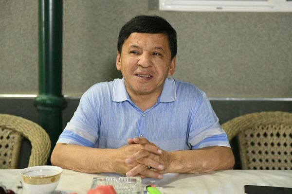 Серьезно о юморе и мультфильмах: Sputnik побывал в гостях у Обида Асомова Серьезно о юморе и мультфильмах: Sputnik побывал в гостях у Обида Асомова - Sputnik Узбекистан