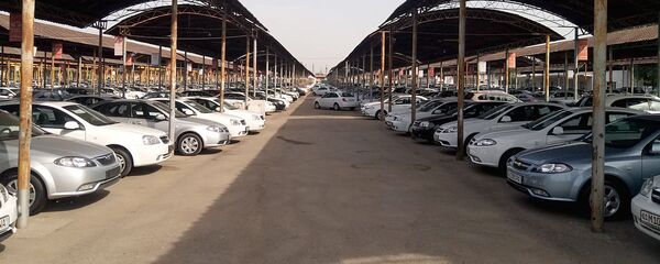 Рынок подержанных автомобилей Рынок подержанных автомобилей - Sputnik Ўзбекистон