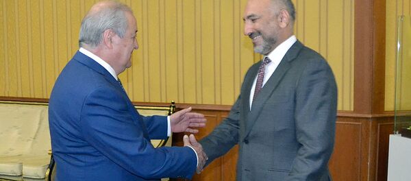 Министр иностранных дел Республики Узбекистан Абдулазиз Камилов принял советника президента Исламской Республики Афганистан по вопросам национальной безопасности Мухаммада Ханифа Атмара - Sputnik Узбекистан
