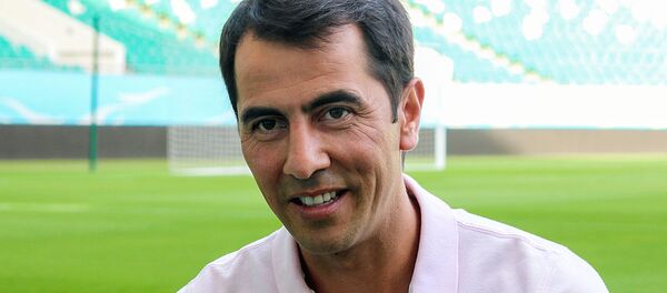 Ravshan Irmatov vo vremya intervyu Ravshan Irmatov vo vremya intervyu - Sputnik O‘zbekiston