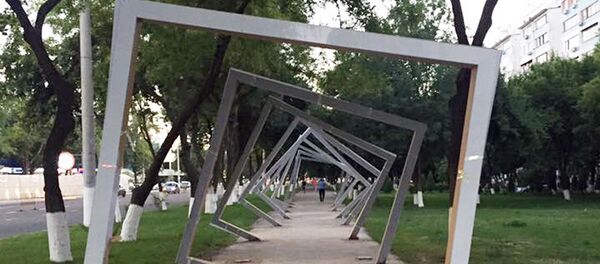 На одной из улиц Ташкента появился необычный тротуар На одной из улиц Ташкента появился необычный тротуар - Sputnik Узбекистан