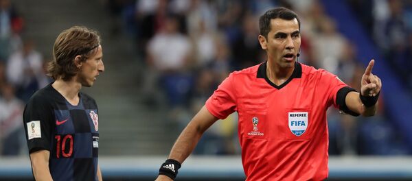 Равшан Ирматов на матче ЧМ-2018 Аргентина - Хорватия Равшан Ирматов на матче ЧМ-2018 Аргентина - Хорватия - Sputnik Ўзбекистон