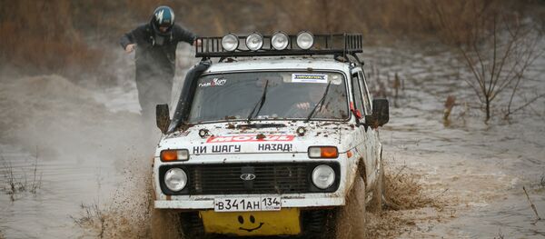 Гонка на внедорожниках Гонка на внедорожниках - Sputnik Ўзбекистон