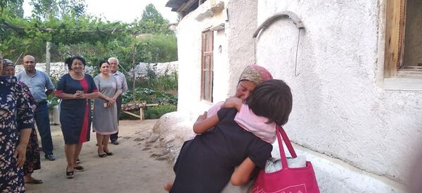 Женщину уснувшую на остановке вернули в семью Женщину уснувшую на остановке вернули в семью - Sputnik Ўзбекистон