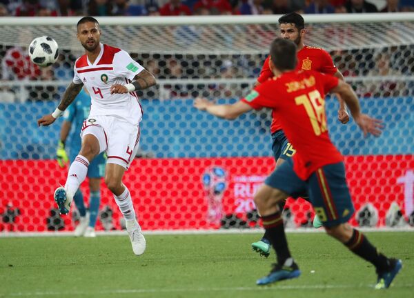 Видеоповтор вывел сборную Испании в 1/8 финала ЧМ-2018 Видеоповтор вывел сборную Испании в 1/8 финала ЧМ-2018 - Sputnik Узбекистан