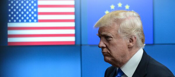 Президент США Дональд Трамп на встрече с лидерами ЕС в Брюсселе, архивное фото Президент США Дональд Трамп на встрече с лидерами ЕС в Брюсселе, архивное фото - Sputnik Ўзбекистон