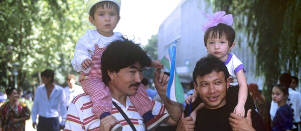 Отцы с детьми - Sputnik Узбекистан