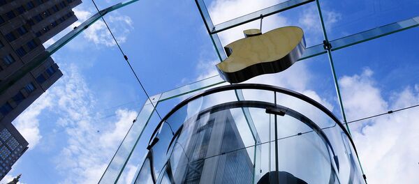 Фирменный магазин Apple на 5-й авеню в Нью-Йорке - Sputnik Узбекистан