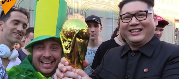 Ким Чен Ын на улицах Москвы Ким Чен Ын на улицах Москвы - Sputnik Ўзбекистон