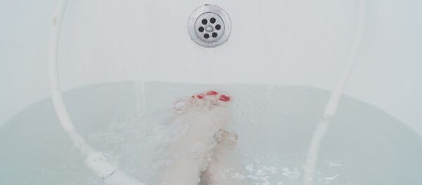 Женщина в ванне, фото из архива - Sputnik Узбекистан