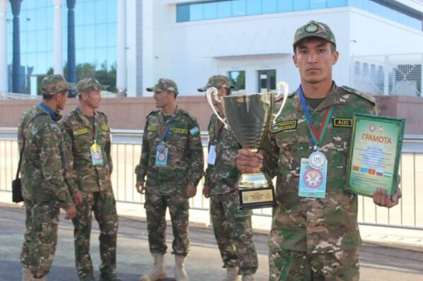Военнослужащие Узбекистана установили рекорд на международных соревнованиях - Sputnik Узбекистан