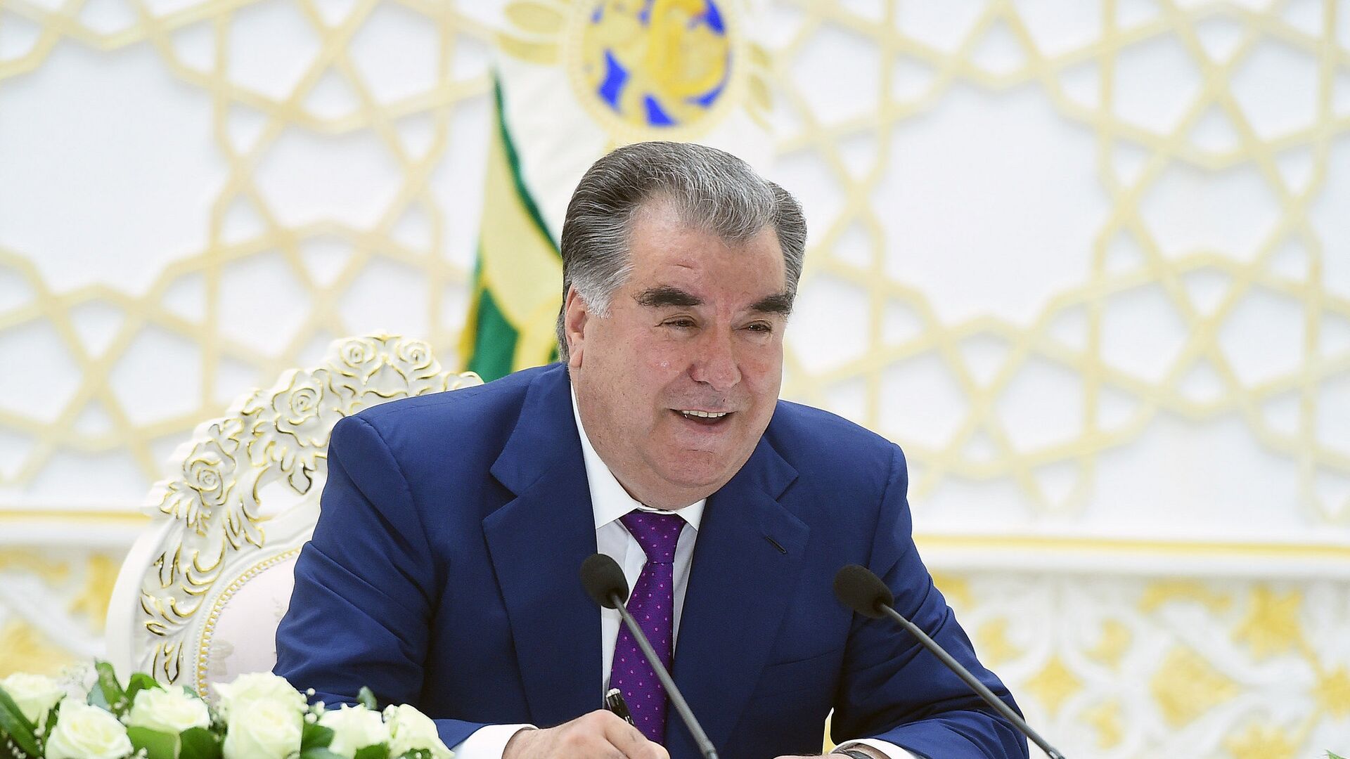 Президент Республики Таджикистан Эмомали Рахмон, архивное фото - Sputnik Узбекистан, 1920, 16.11.2021