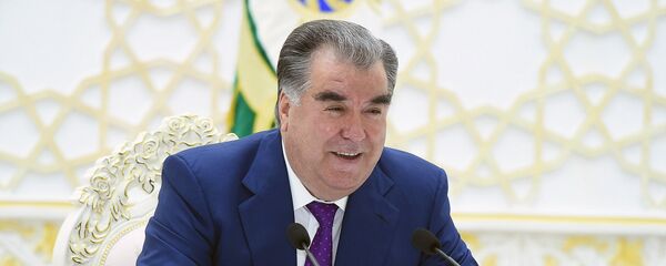 Президент Республики Таджикистан Эмомали Рахмон, архивное фото Президент Республики Таджикистан Эмомали Рахмон, архивное фото - Sputnik Узбекистан