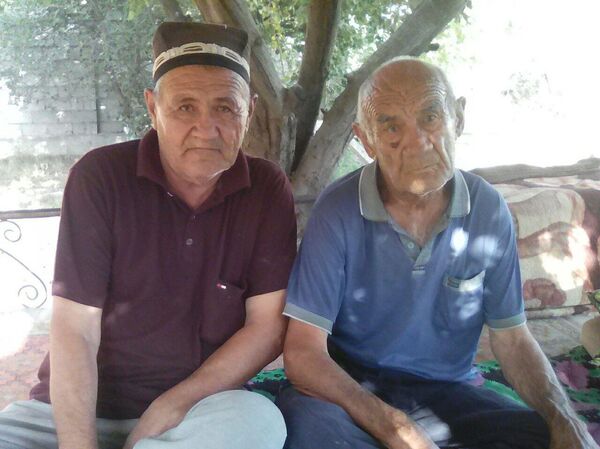 Қошиқдаги ёзув орқали аскарнинг қариндошлари топилди Қошиқдаги ёзув орқали аскарнинг қариндошлари топилди - Sputnik Ўзбекистон