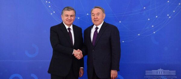 Президент Республики Узбекистан Шавкат Мирзиёев и Президент Республики Казахстан  Нурсултан Назарбаев - Sputnik Узбекистан