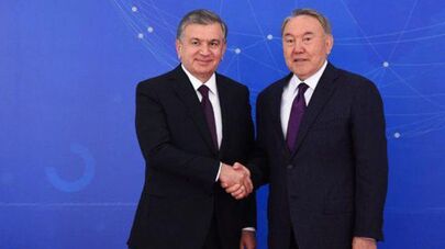 Президент Республики Узбекистан Шавкат Мирзиёев и Президент Республики Казахстан  Нурсултан Назарбаев