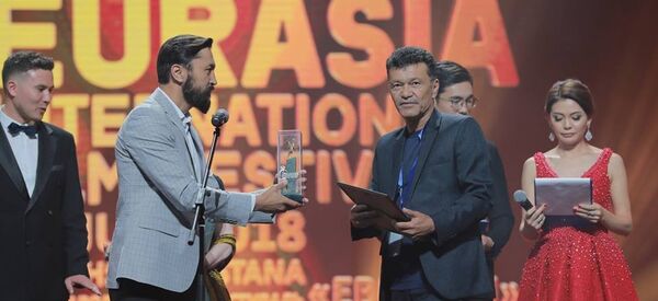 Узбекский актер Карим Мирхадиев признан лучшим на кинофестивале Евразия Узбекский актер Карим Мирхадиев признан лучшим на кинофестивале Евразия - Sputnik Ўзбекистон