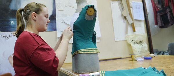 Производство танцевальной обуви и костюмов Производство танцевальной обуви и костюмов - Sputnik Ўзбекистон