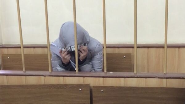 Подозреваемая в связях с Игил Варвара Караулова  в суде - Sputnik Узбекистан