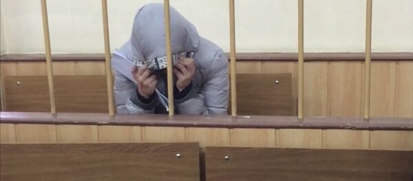 Подозреваемая в связях с Игил Варвара Караулова  в суде - Sputnik Узбекистан