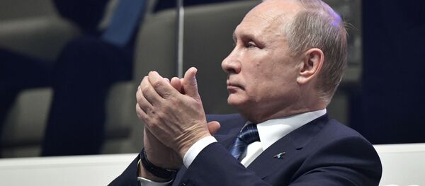 Президент РФ Владимир Путин Президент РФ Владимир Путин - Sputnik Узбекистан