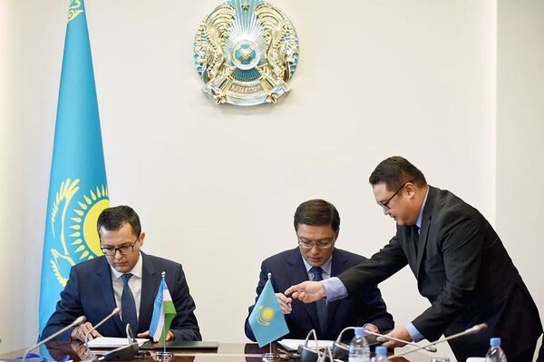 В Узбекистане откроют дочерние отделения казахстанских банков - Sputnik Узбекистан