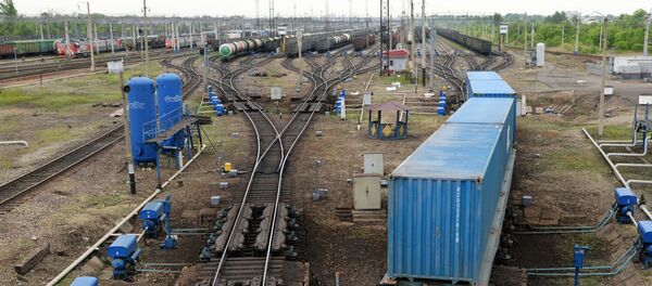 Подвижной состав на путях сортировочной станции Подвижной состав на путях сортировочной станции - Sputnik Ўзбекистон