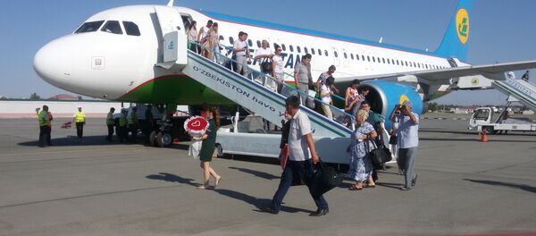 В международном аэропорту Нукус введен в эксплуатацию новый пассажирский терминал В международном аэропорту Нукус введен в эксплуатацию новый пассажирский терминал - Sputnik Ўзбекистон