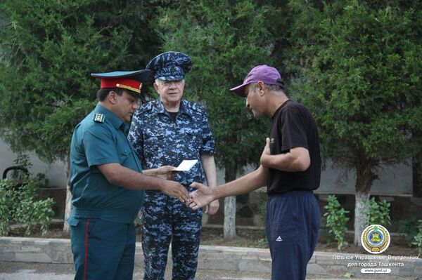 В Ташкенте 55 граждан без места жительства получили паспорта - Sputnik Узбекистан