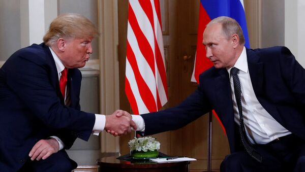 Президент США Дональд Трамп и Президент России Владимир Путин - Sputnik Узбекистан