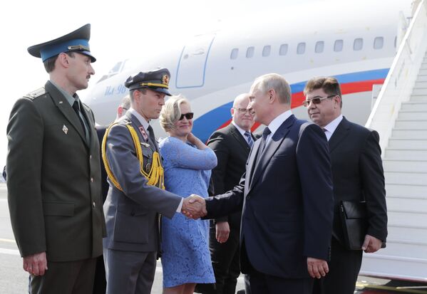 2018 yil 16-iyul. Rossiya prezidenti Vladimir Putin Xelsinki aeroportida. - Sputnik O‘zbekiston