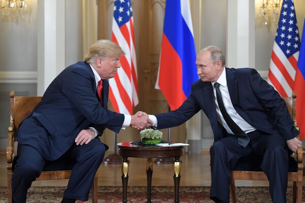 Владимир Путин предложил американскому лидеру решить ситуацию с Донбассом путем референдума - Sputnik Узбекистан