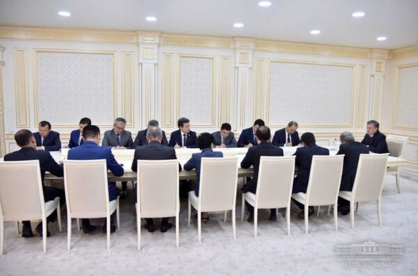 Зарплата выше, проверок меньше: Шавкат Мирзиёев заступился за учителей - Sputnik Узбекистан