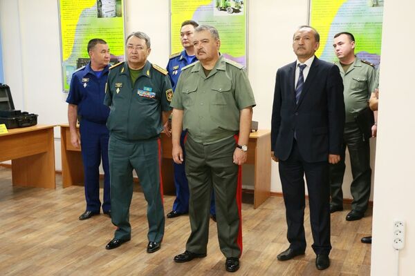 Военные Узбекистана и Казахстана провели первые совместные учения - Sputnik Узбекистан