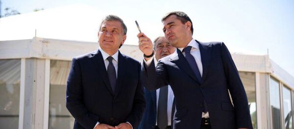 Президент Шавкат Мирзиёев 20 июль куни Ўзбекистон Республикаси Фанлар академияси Ядро физикаси институтига ташриф буюрди. Президент Шавкат Мирзиёев 20 июль куни Ўзбекистон Республикаси Фанлар академияси Ядро физикаси институтига ташриф буюрди. - Sputnik Ўзбекистон