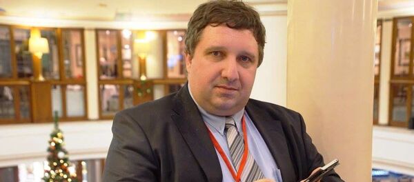 Автомобильный эксперт Роман Гуляев - Sputnik Узбекистан