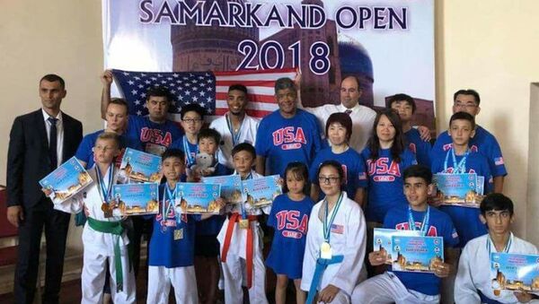 Узбекистан занял первое место в международном турнире Samarkand Open по каратэ - Sputnik Узбекистан