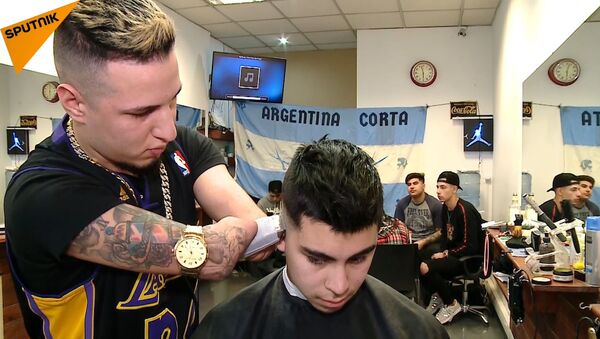 Безрукий парикмахер – лучший в Аргентине - Sputnik Узбекистан