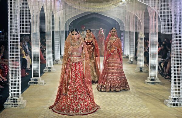 Образ для современной индианки - это не только яркое платье, но и подходящие аксессуары - Sputnik Узбекистан