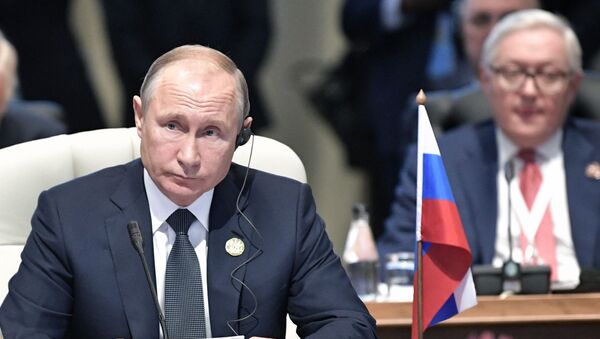 Президент РФ В. Путин на Десятом саммите БРИКС  в ЮАР - Sputnik Ўзбекистон