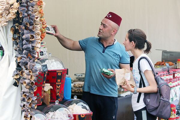 Узбекский вкус Москвы, или Новые открытия в плове - Sputnik Узбекистан