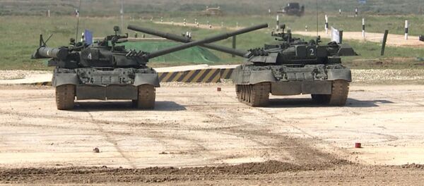 Танковый балет: тяжелые Т-80 куржатся под Лебединое озеро - Sputnik Ўзбекистон