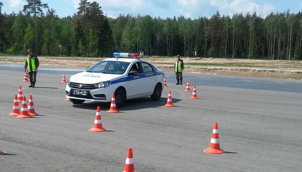 Узбекистанцы сразятся с военными из РФ и Армении в дорожном патрулировании Узбекистанцы сразятся с военными из РФ и Армении в дорожном патрулировании - Sputnik Узбекистан