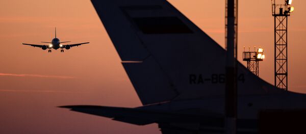 Самолеты в аэропорту Самолеты в аэропорту - Sputnik Узбекистан